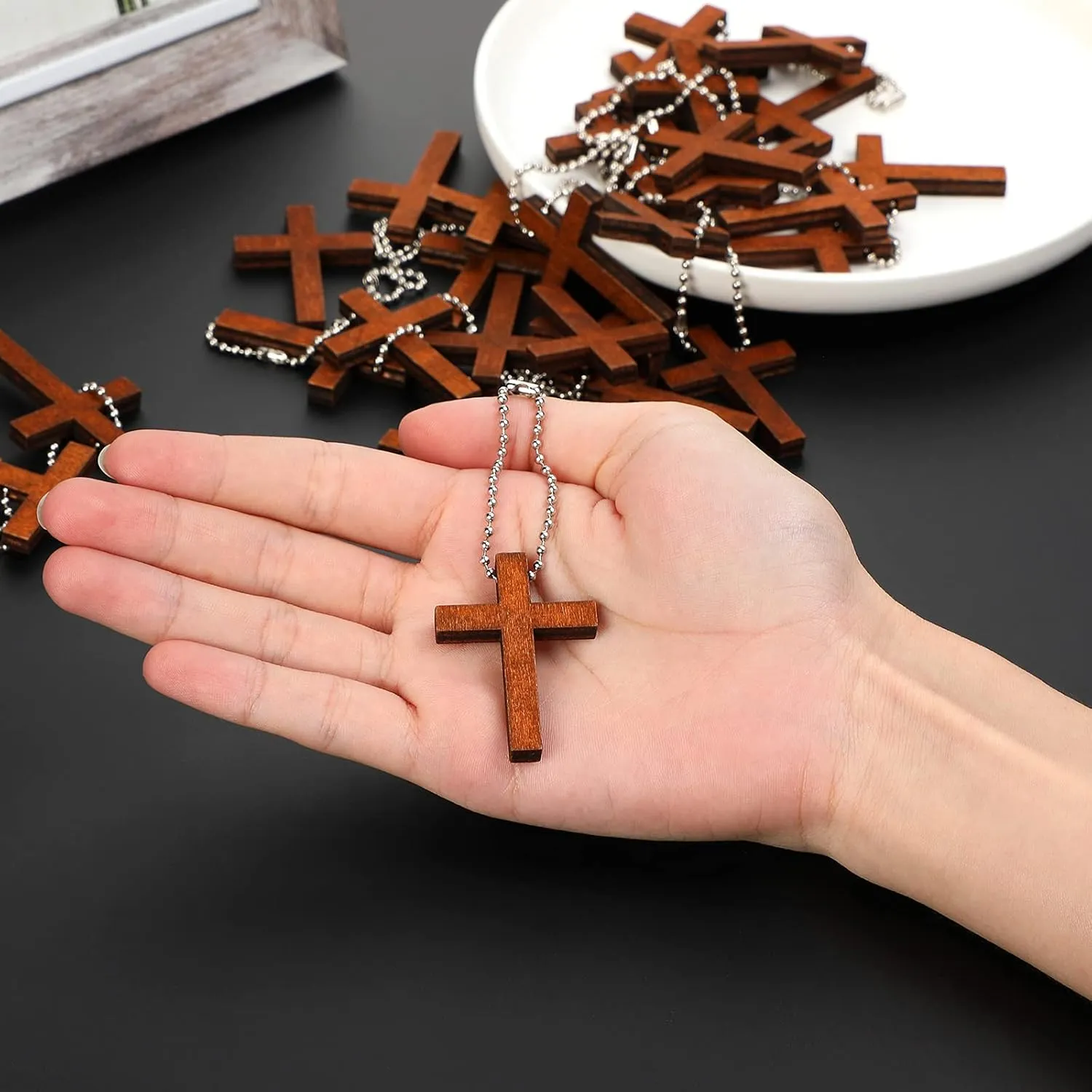 Hicarer Christian Wooden Cross Charm Mini Wood Cross Stress Relief Hanging Spiritual Religious Bible Verse Gift for Social Worker Church Volunteer Prayer