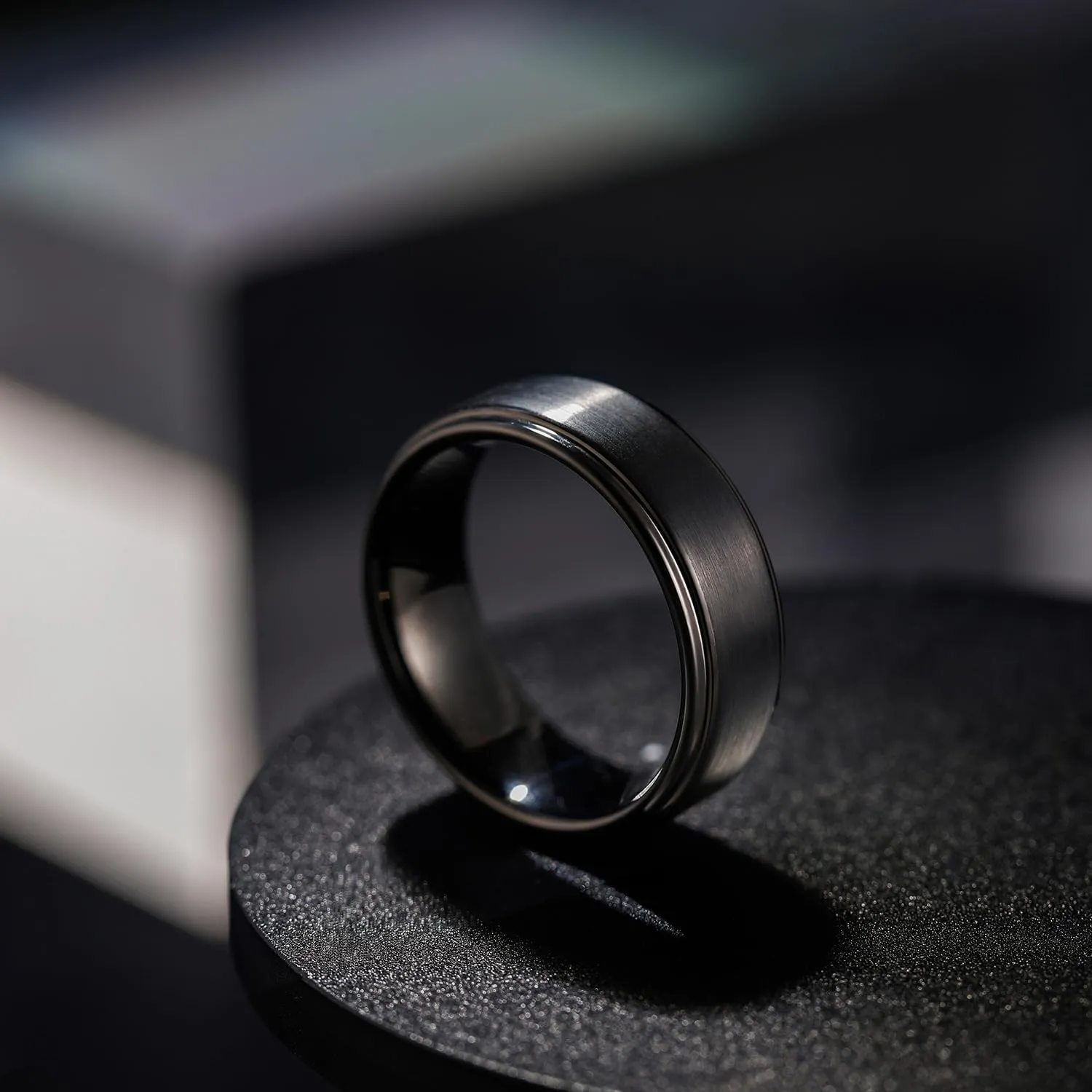 Hioleegi Mens Wedding Bands Tungsten Carbide Rings Basic 8mm Black Matt Classic, Anti-Scracth and Durable for All Occasions to Wear, Beveled Polished Edge Comfortable Fit