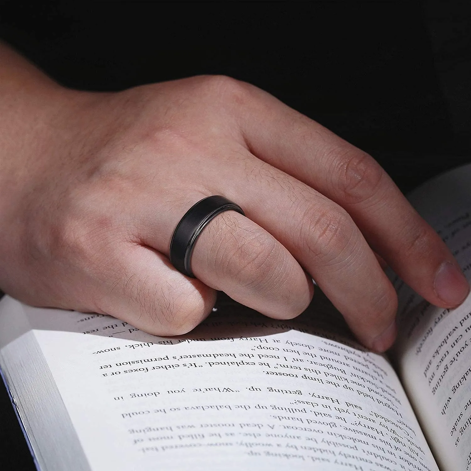 Hioleegi Mens Wedding Bands Tungsten Carbide Rings Basic 8mm Black Matt Classic, Anti-Scracth and Durable for All Occasions to Wear, Beveled Polished Edge Comfortable Fit