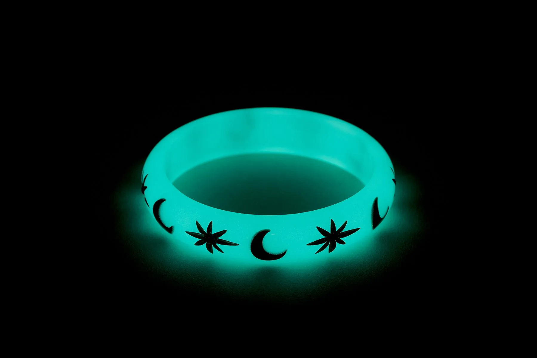 Midi Spirit Moon Bangle