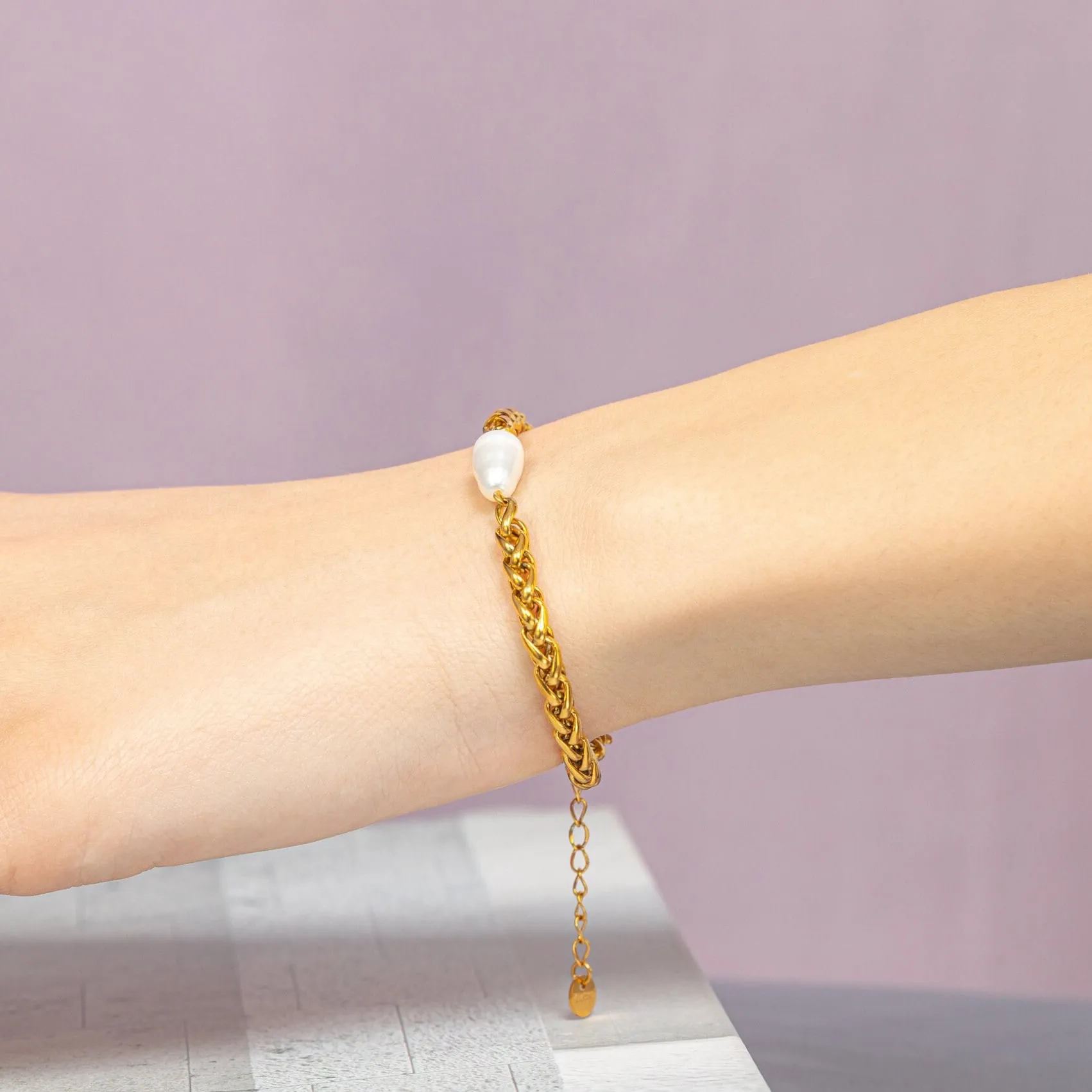 Thick Chain Bracelet with single Freshwater Pearl
