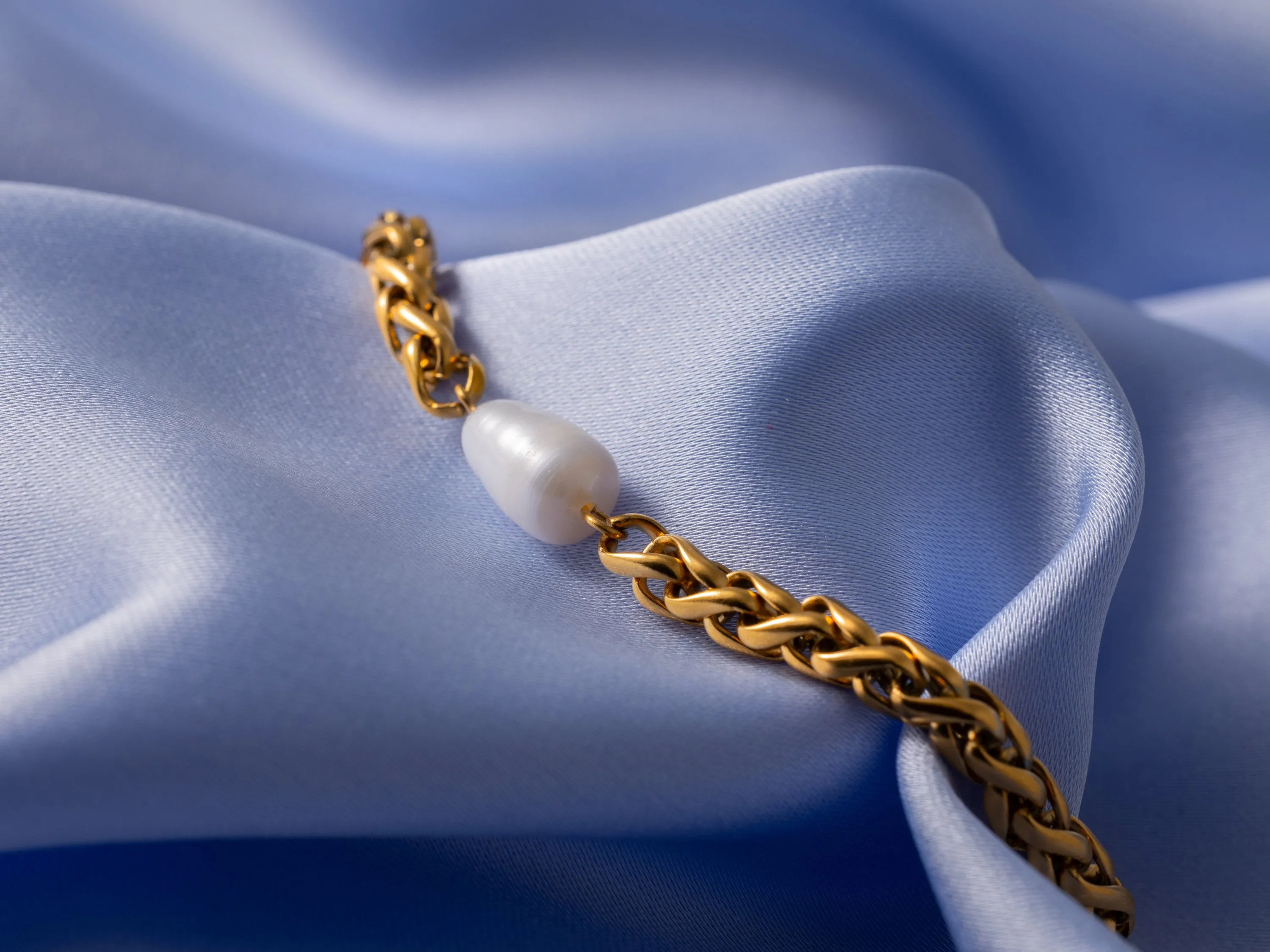 Thick Chain Bracelet with single Freshwater Pearl