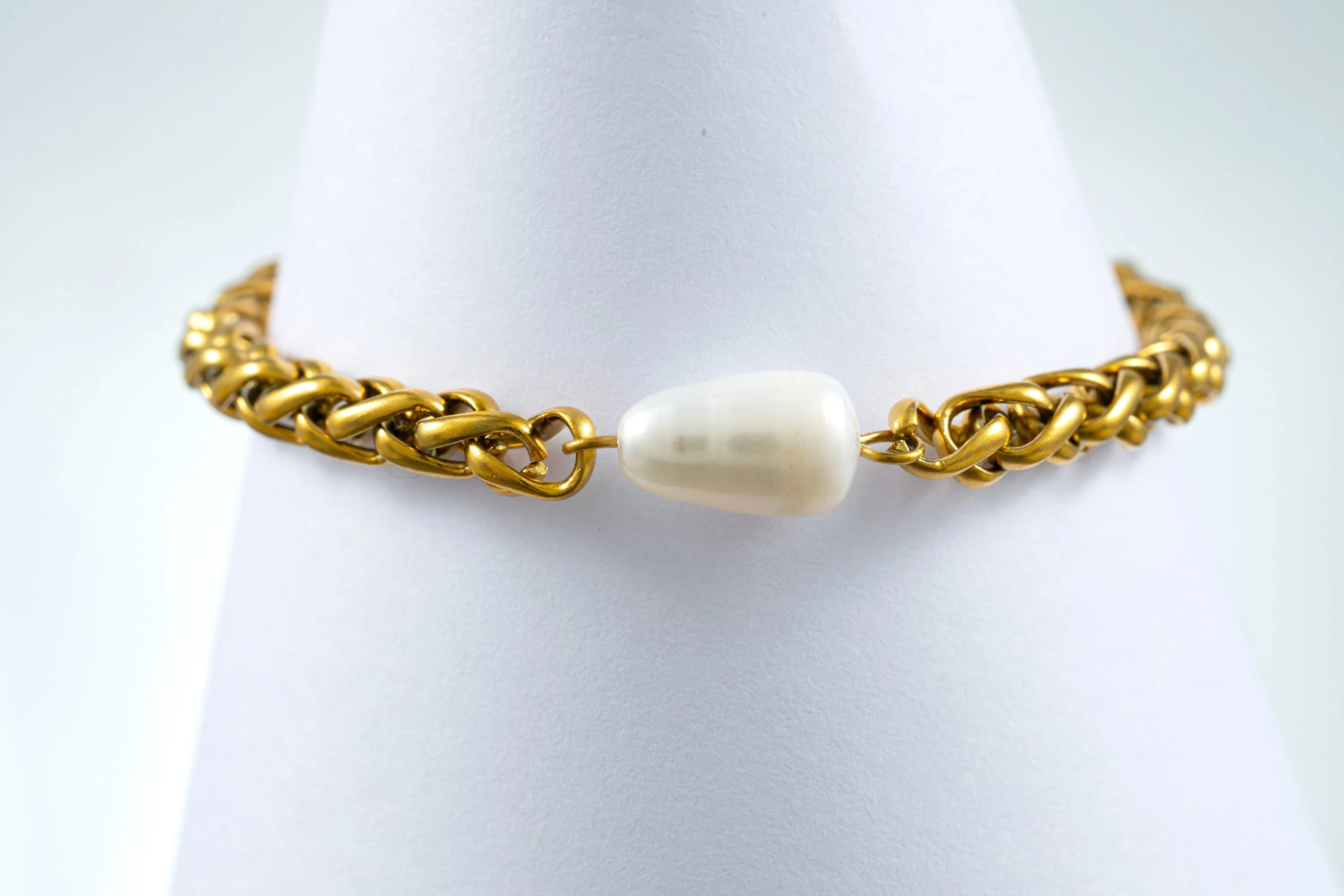 Thick Chain Bracelet with single Freshwater Pearl